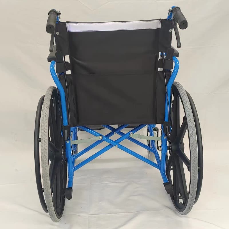 4 The rear large-capacity pocket is convenient for users to store their belongings.